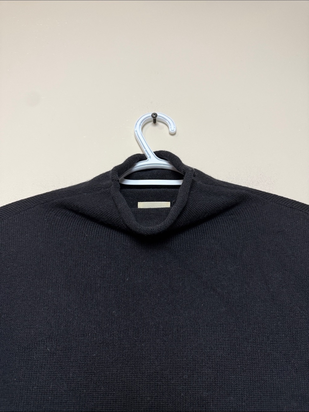 Wilfred Black Mockneck cashmere Sweater size M - Picture 6 of 6
